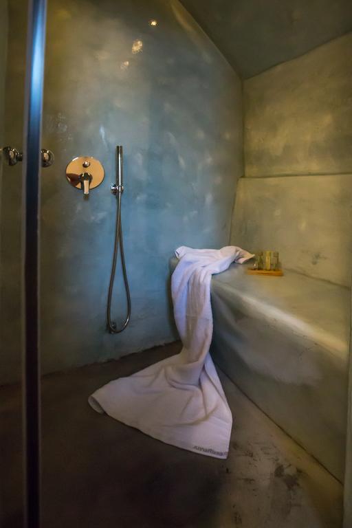 Love Nest With Hot Tub, Hammam & Outdoor Cinema Akrotiri  Ngoại thất bức ảnh